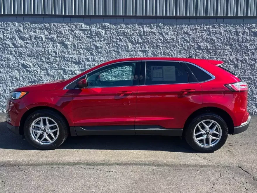 2023 Ford Edge SEL photo 1