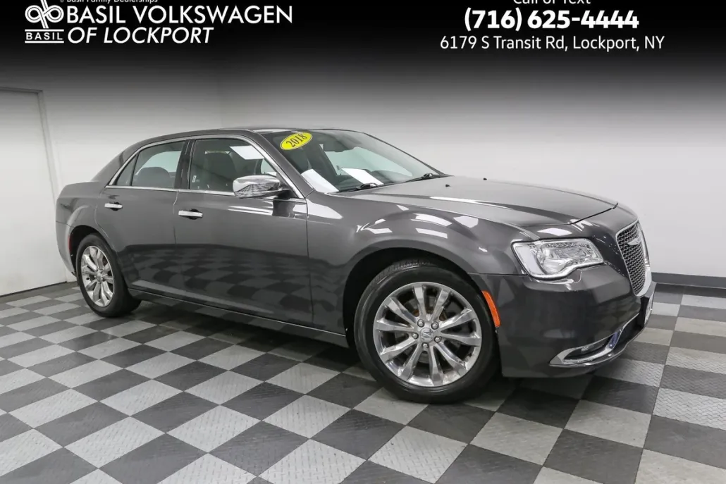 2018 Chrysler 300 Limited photo 1