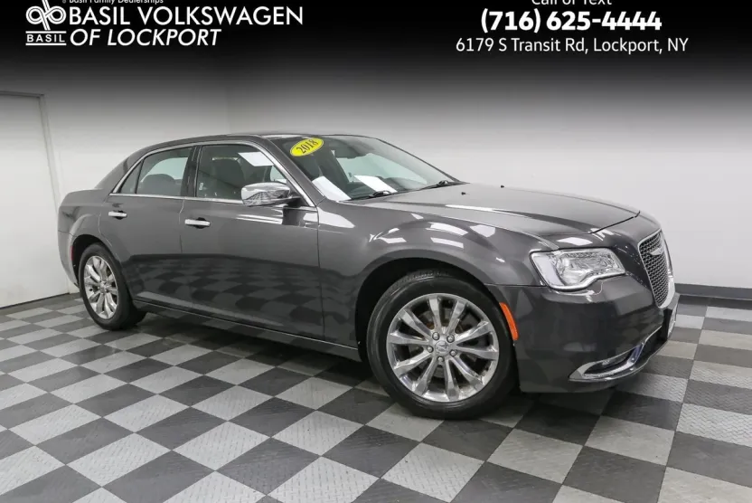 2018 Chrysler 300 Limited photo 1
