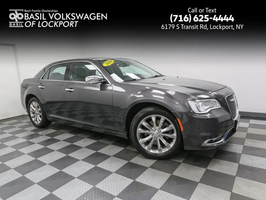 2018 Chrysler 300 Limited photo 1