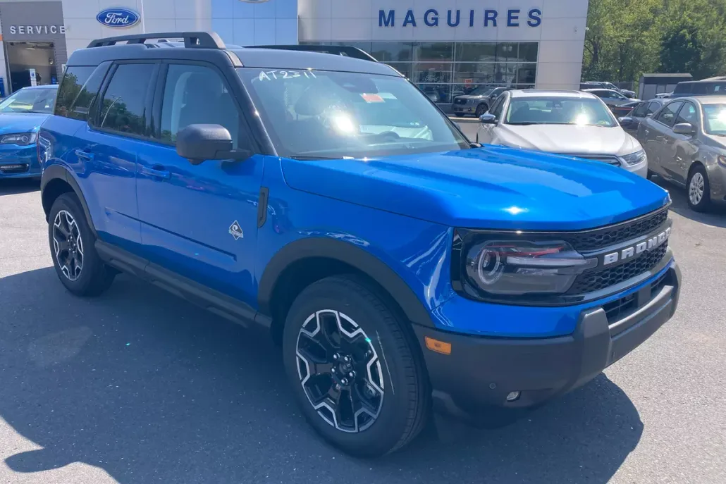 2025 Ford Bronco Sport Outer Banks photo 1