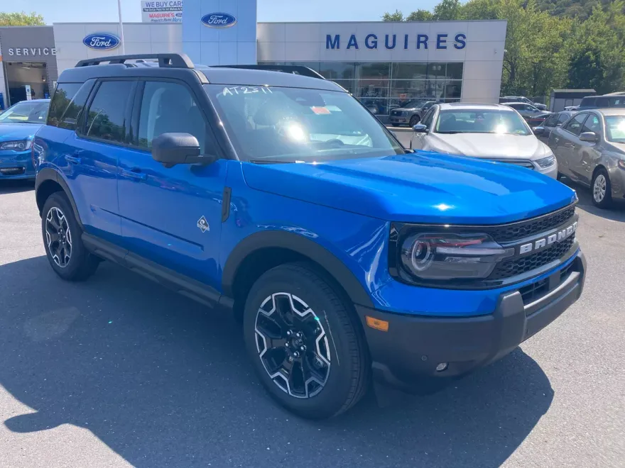 2025 Ford Bronco Sport Outer Banks photo 1