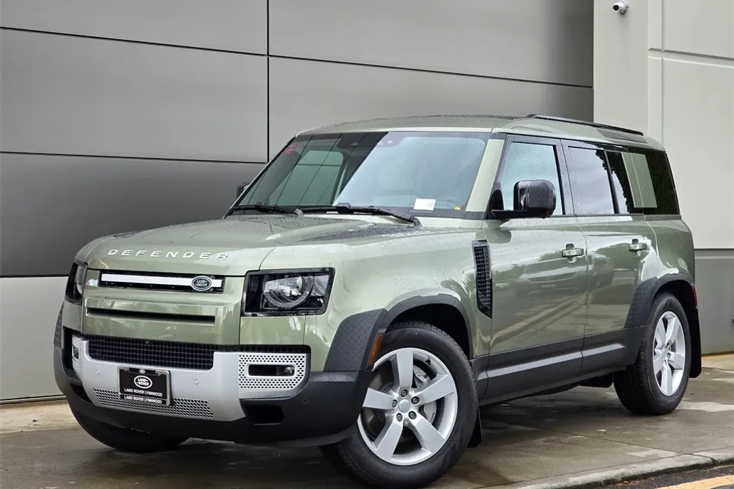 2025 Land Rover Defender 110 S photo 1