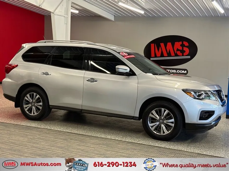 2018 Nissan Pathfinder S photo 1