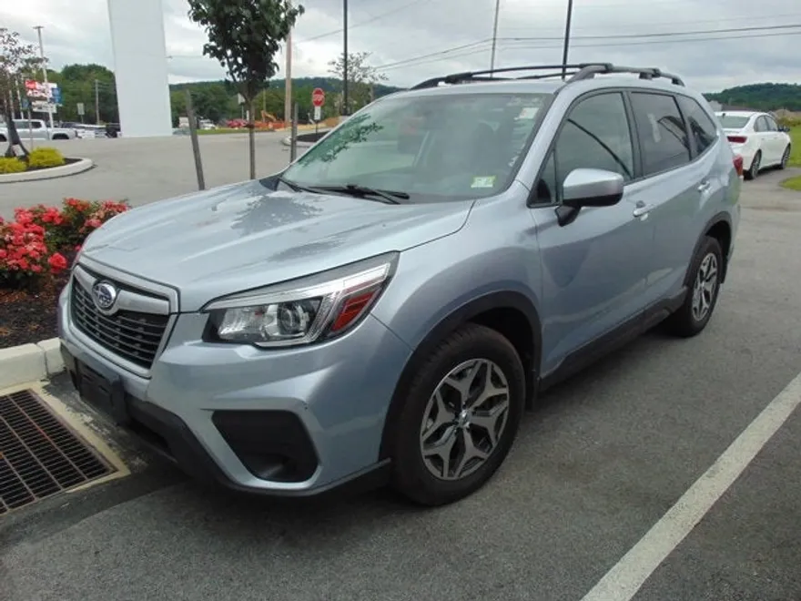 2020 Subaru Forester Premium photo 1