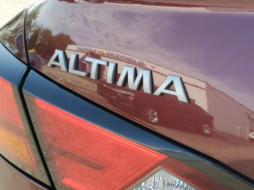 2023 Nissan Altima 2.5 SV photo 1