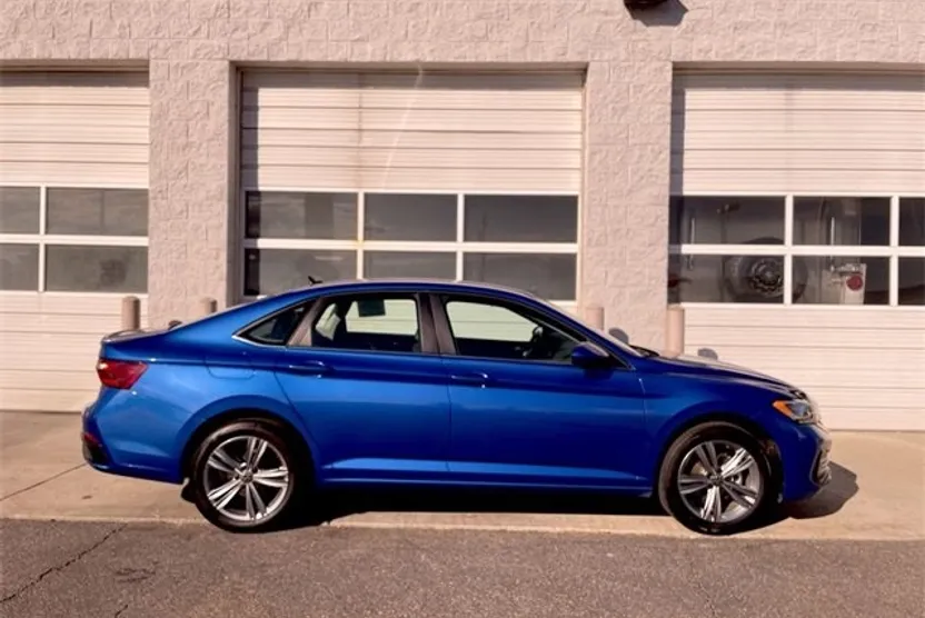 2024 Volkswagen Jetta 1.5T SE photo 1