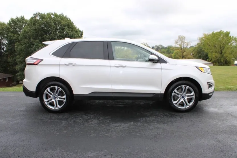 2018 Ford Edge Titanium photo 1