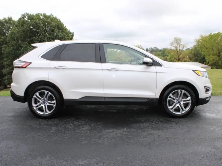2018 Ford Edge Titanium photo 1