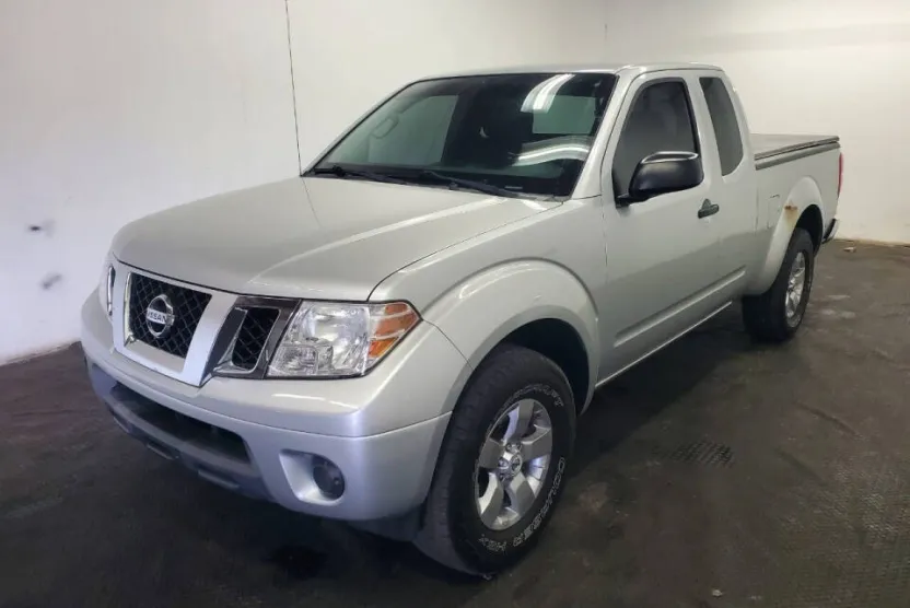 2012 Nissan Frontier SV photo 1