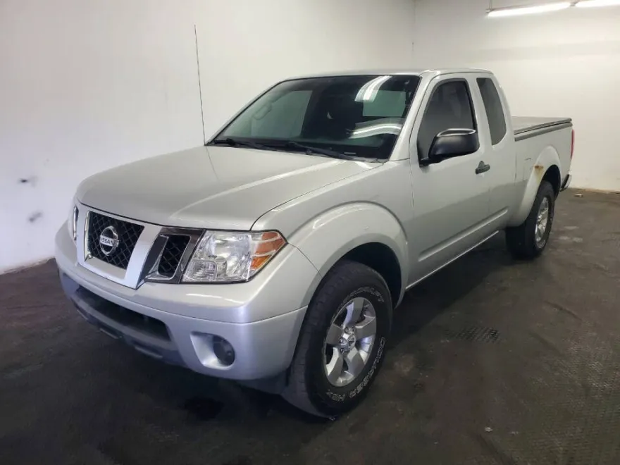2012 Nissan Frontier SV photo 1