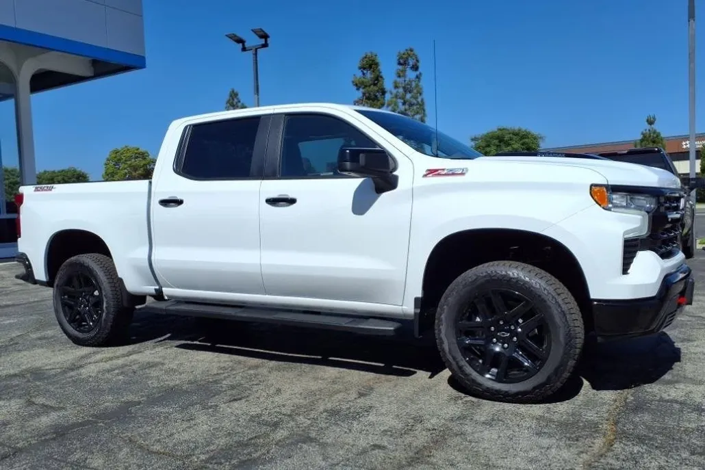 2025 Chevrolet Silverado 1500 LT Trail Boss photo 1