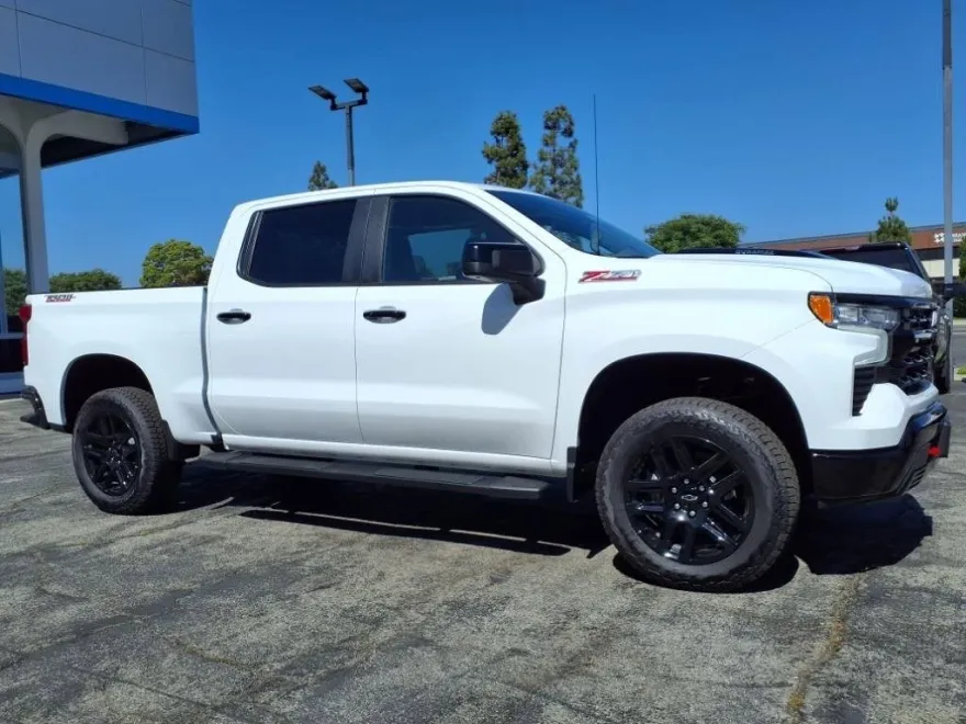 2025 Chevrolet Silverado 1500 LT Trail Boss photo 1
