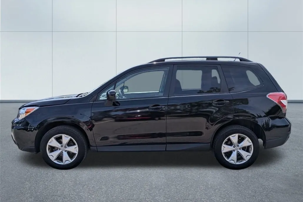 2014 Subaru Forester 2.5i Premium photo 1