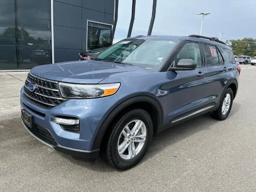 2021 Ford Explorer XLT photo 1