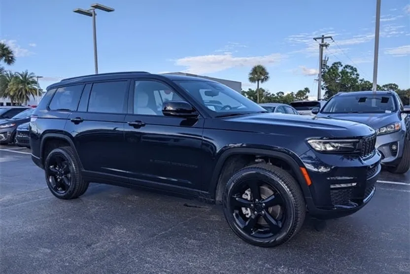 2024 Jeep Grand Cherokee Limited photo 1
