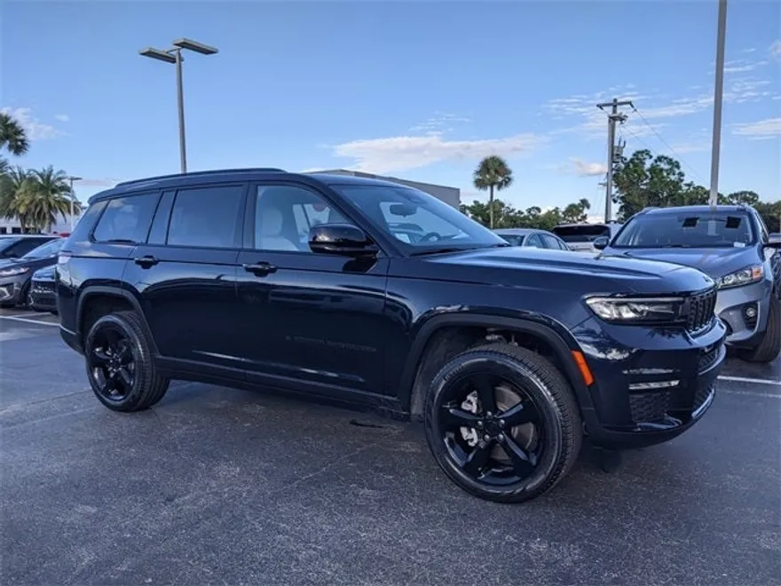 2024 Jeep Grand Cherokee Limited photo 1