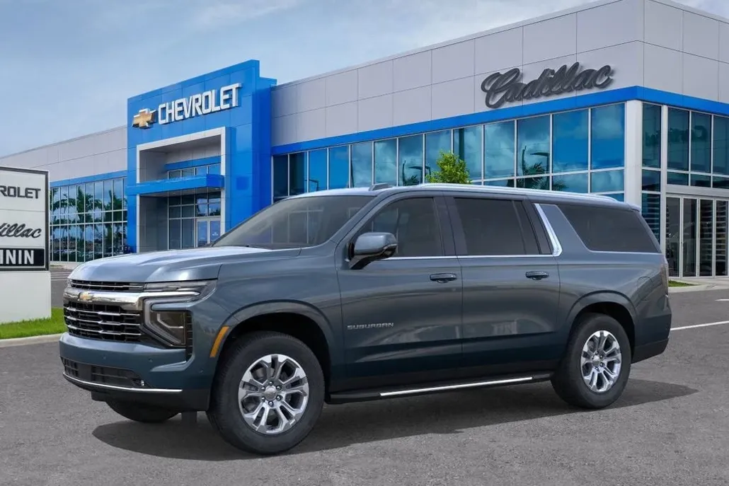 2025 Chevrolet Suburban LT photo 1