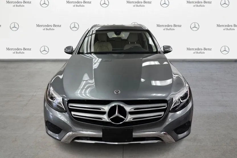 2018 Mercedes Benz GLC 300 4MATIC photo 1