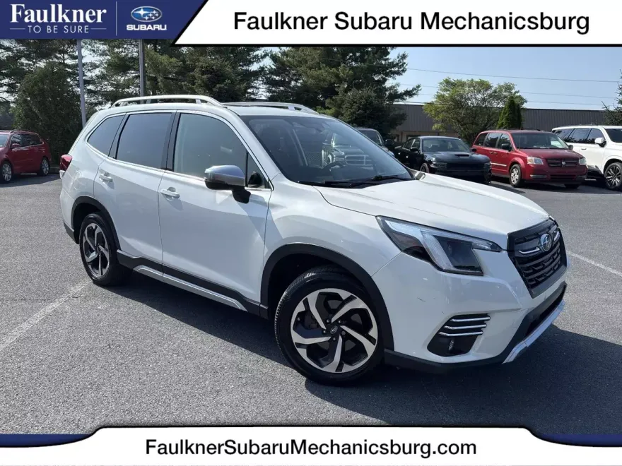2023 Subaru Forester Touring photo 1