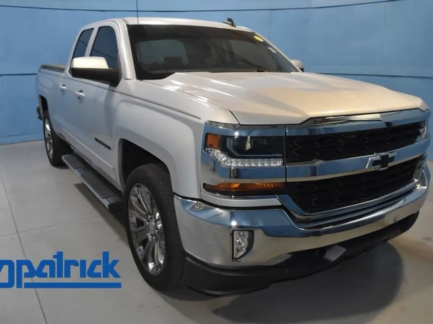 2017 Chevrolet Silverado 1500 LT photo 1