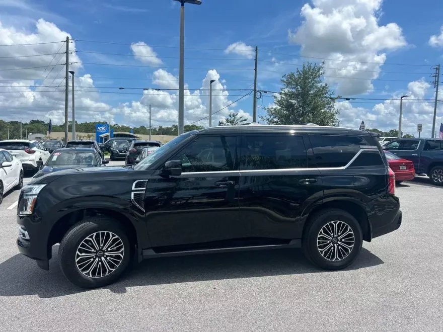 2025 Nissan Armada Platinum photo 1