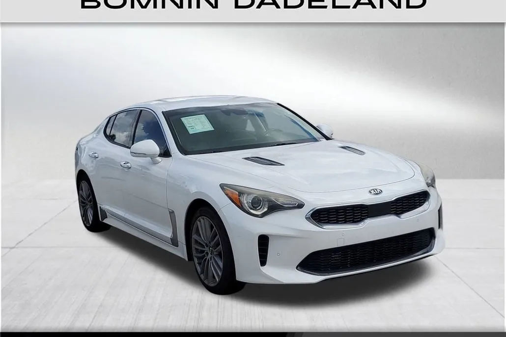 2018 Kia Stinger photo 1