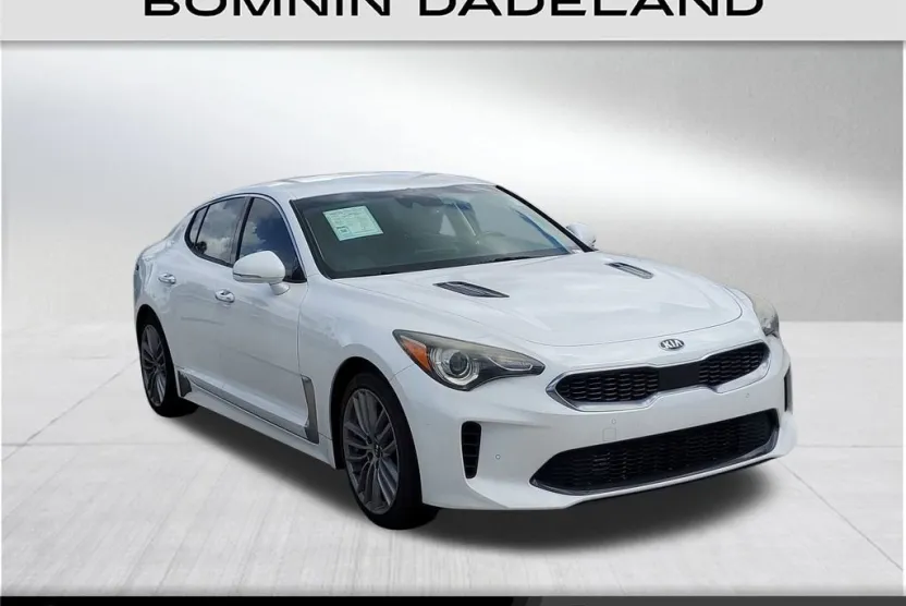 2018 Kia Stinger photo 1