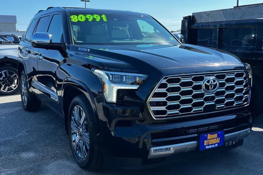 2025 Toyota Sequoia Capstone photo 1