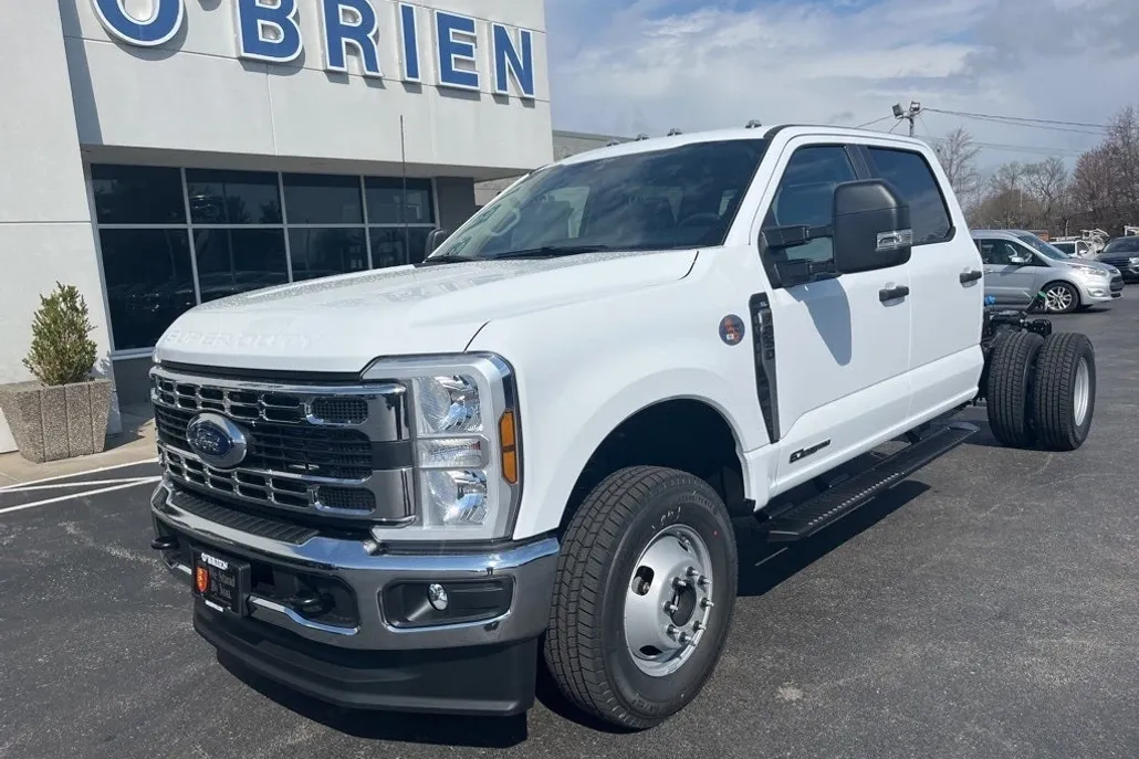 2025 Ford F-350 photo 1