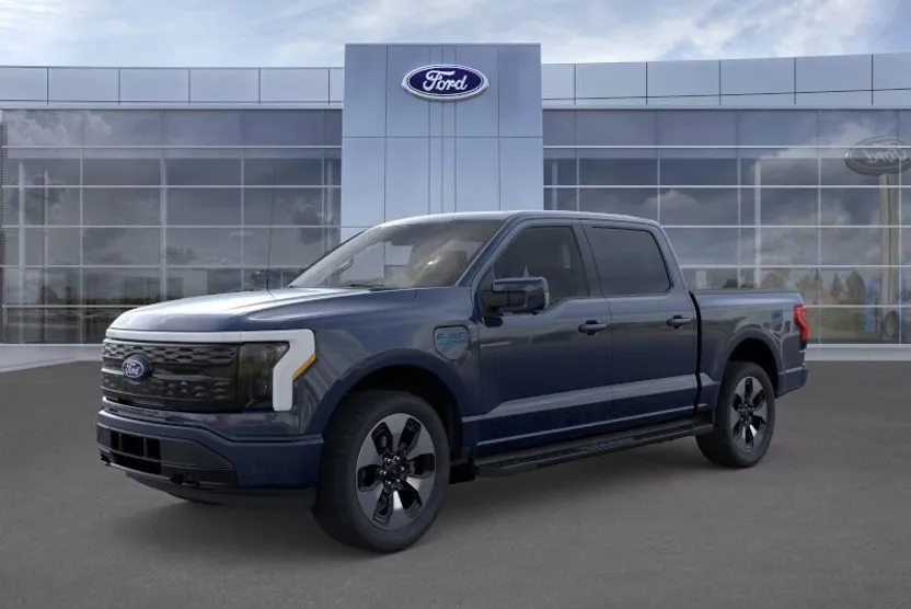 2025 Ford F-150 Lightning Platinum photo 1