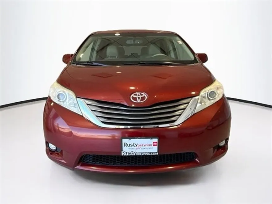 2011 Toyota Sienna Base photo 1