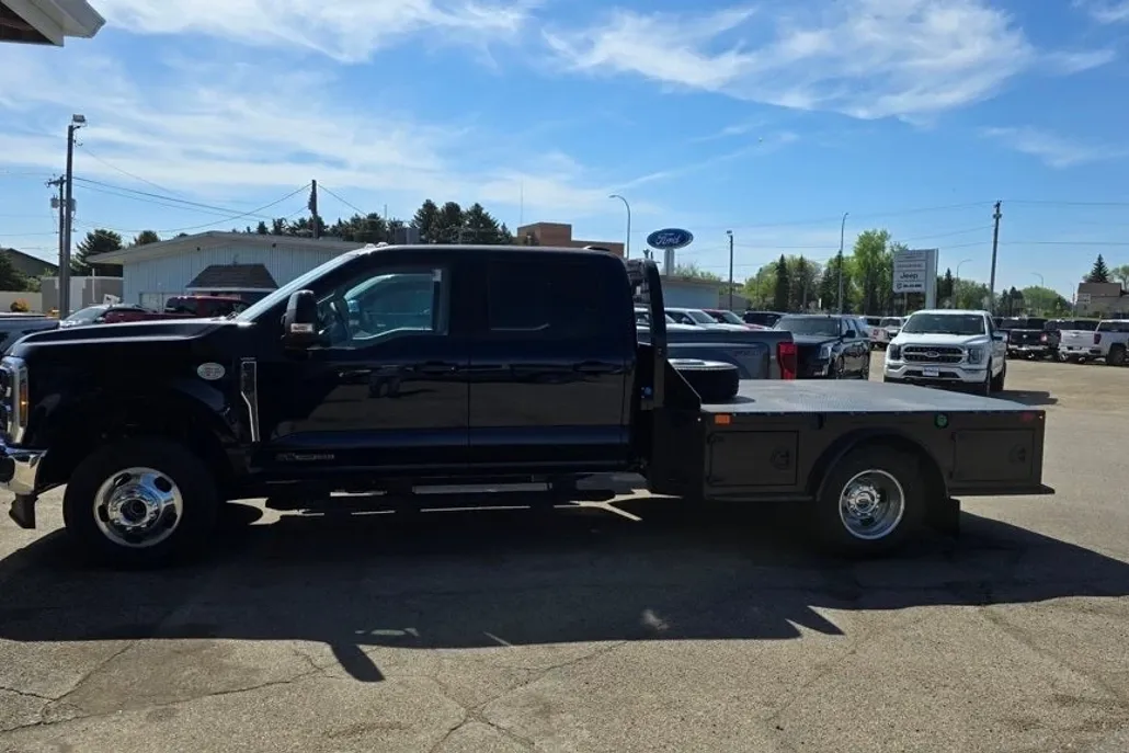 2025 Ford F-350 photo 1