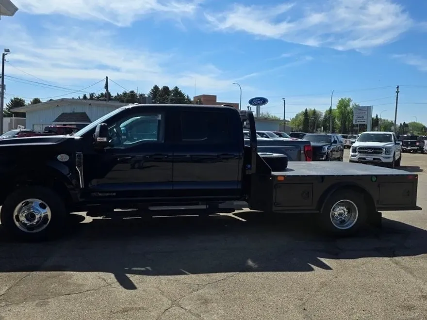 2025 Ford F-350 photo 1