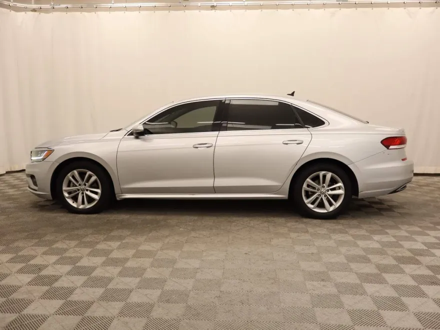 2020 Volkswagen Passat SE photo 1