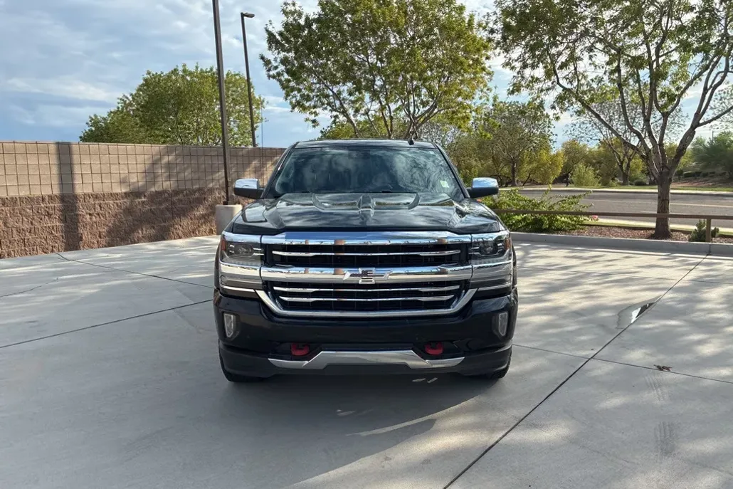 2017 Chevrolet Silverado 1500 High Country photo 1
