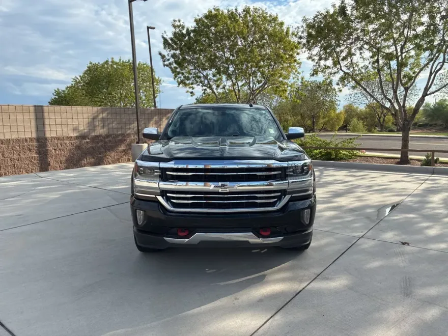 2017 Chevrolet Silverado 1500 High Country photo 1