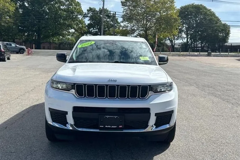 2022 Jeep Grand Cherokee Laredo photo 1