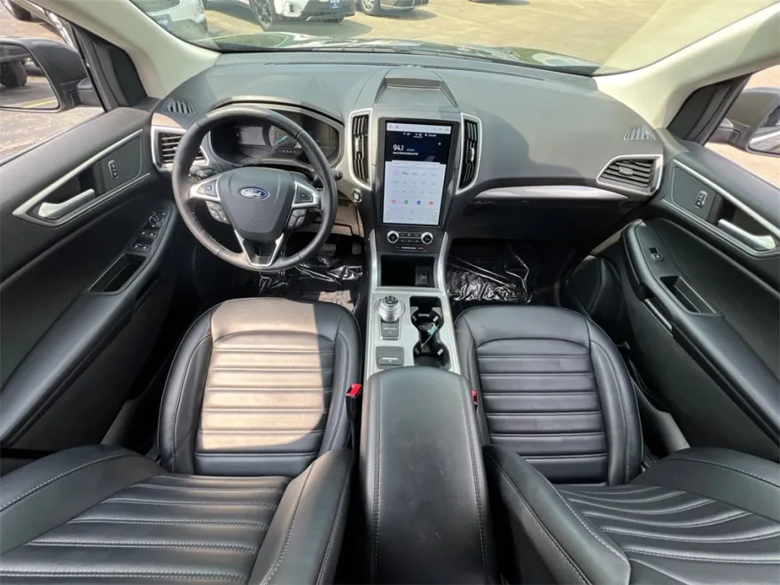 2024 Ford Edge SEL photo 1