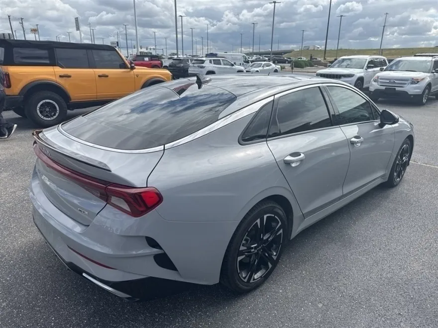 2023 Kia K5 GT-Line photo 1