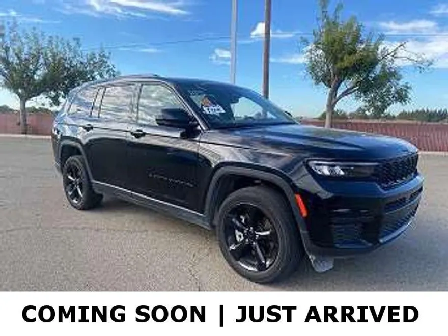 2023 Jeep Grand Cherokee Laredo Altitude photo 1