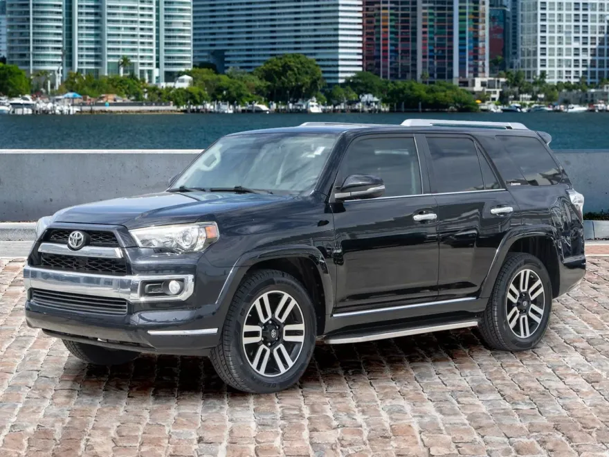 2017 Toyota 4Runner Limited photo 1