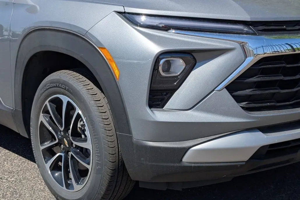 2025 Chevrolet Trailblazer LT photo 1