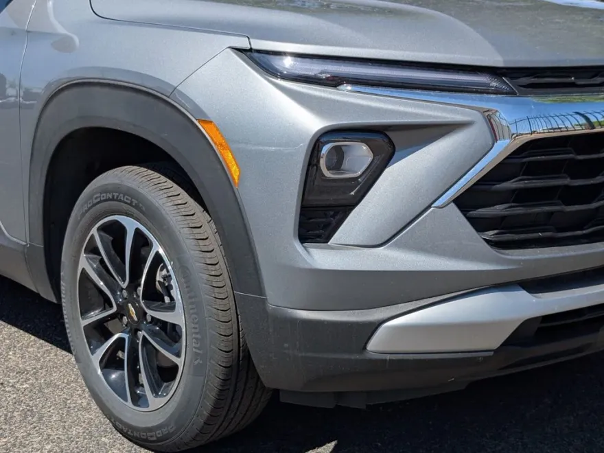 2025 Chevrolet Trailblazer LT photo 1