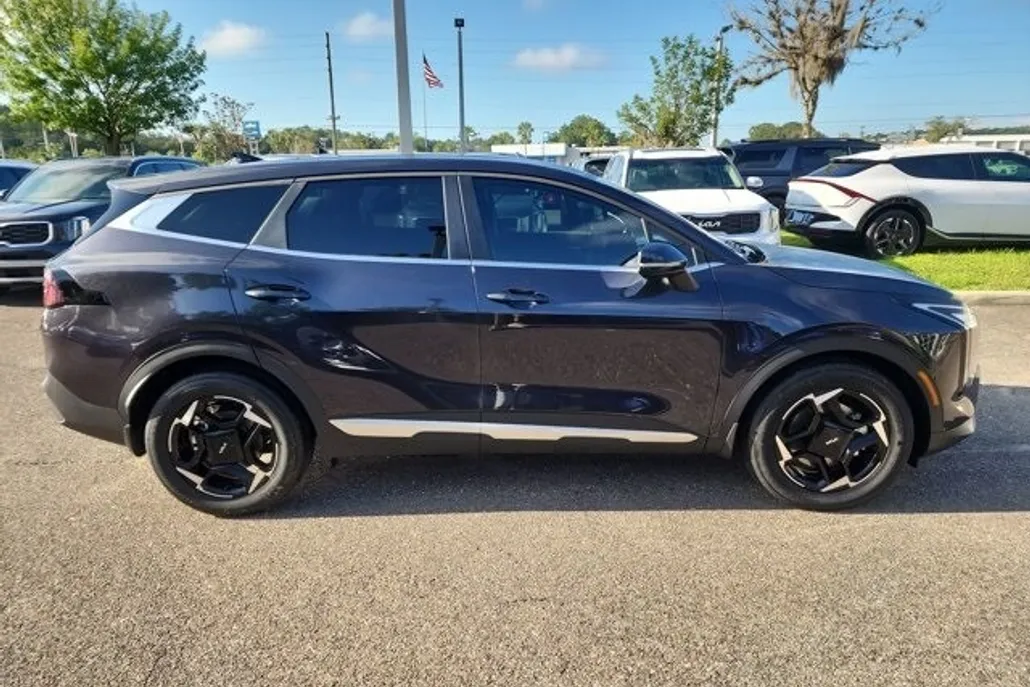 2026 Kia Sportage EX photo 1