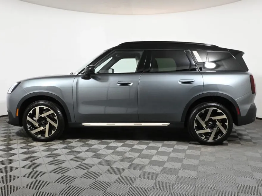2025 Mini Countryman S ALL4 Iconic photo 1