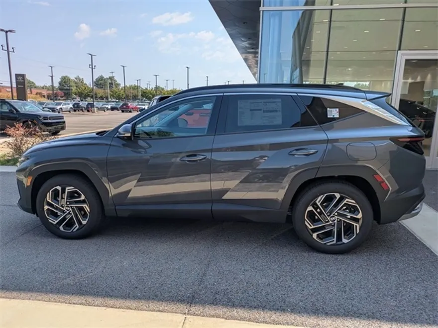 2025 Hyundai Tucson Limited photo 1