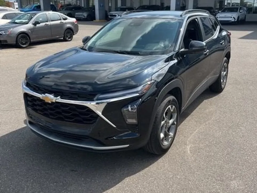 2025 Chevrolet Trax photo 1