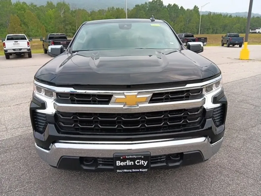 2025 Chevrolet Silverado 1500 LT photo 1