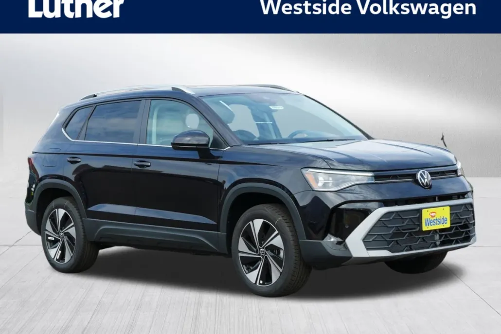 2025 Volkswagen Taos SE photo 1